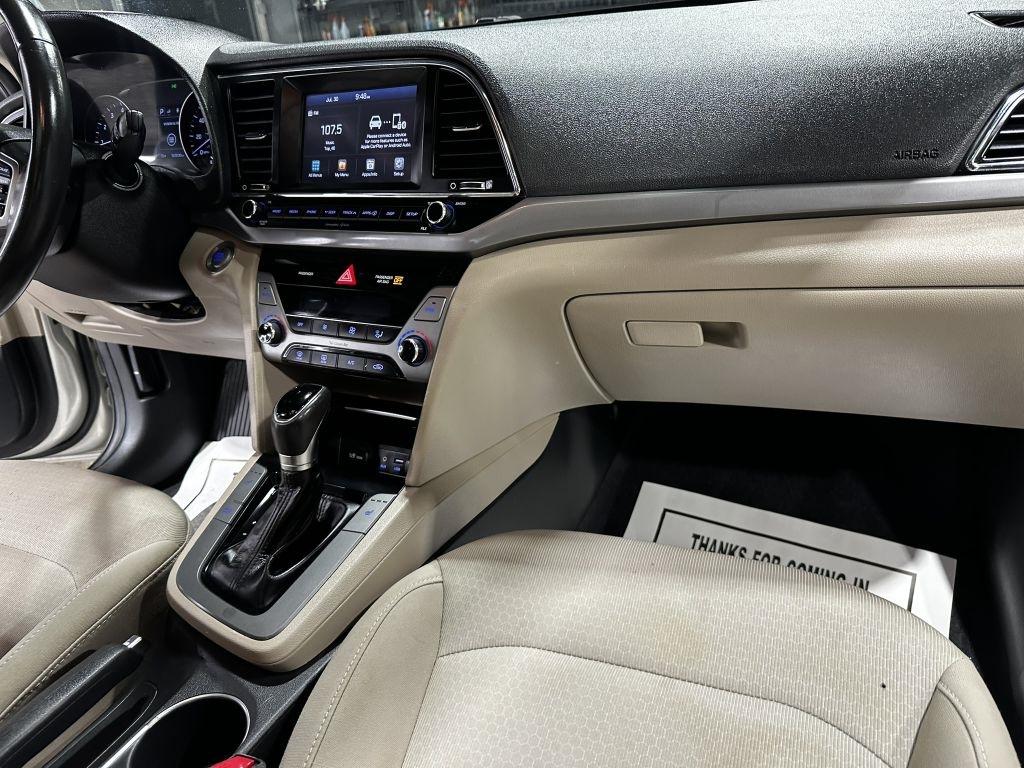 Hyundai Elantra Value Edition 6A 2017