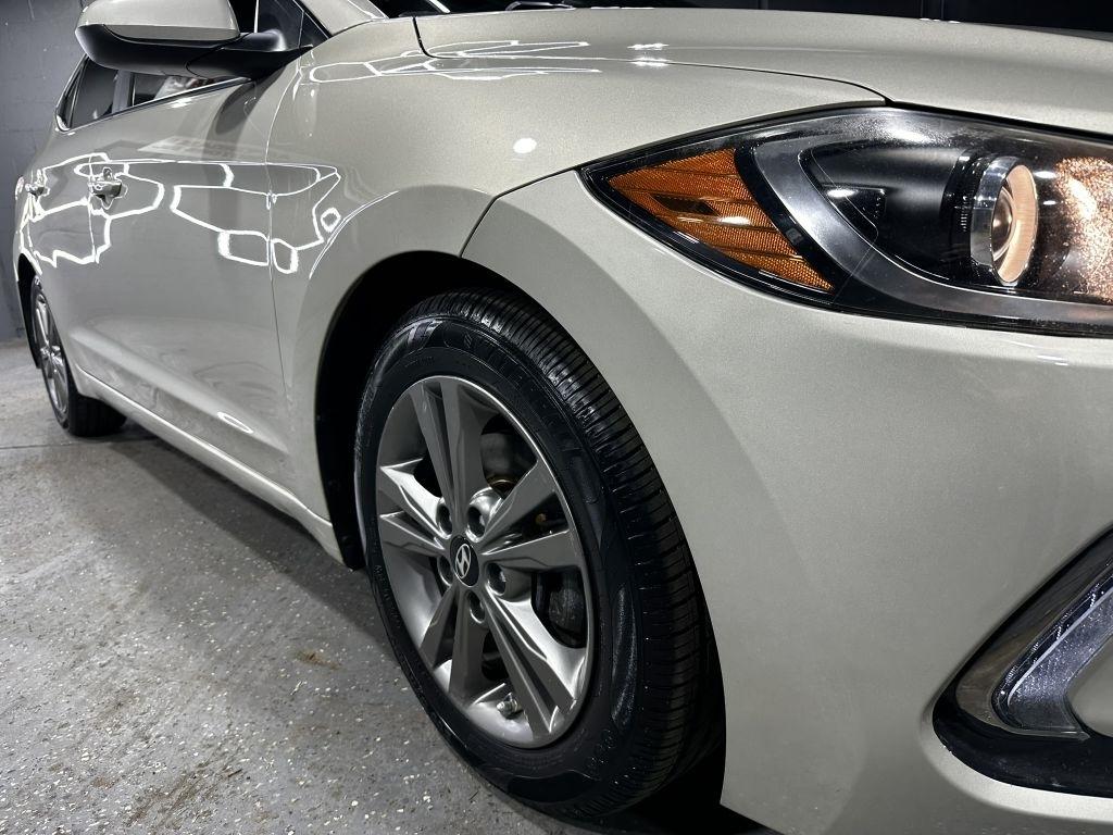Hyundai Elantra Value Edition 6A 2017