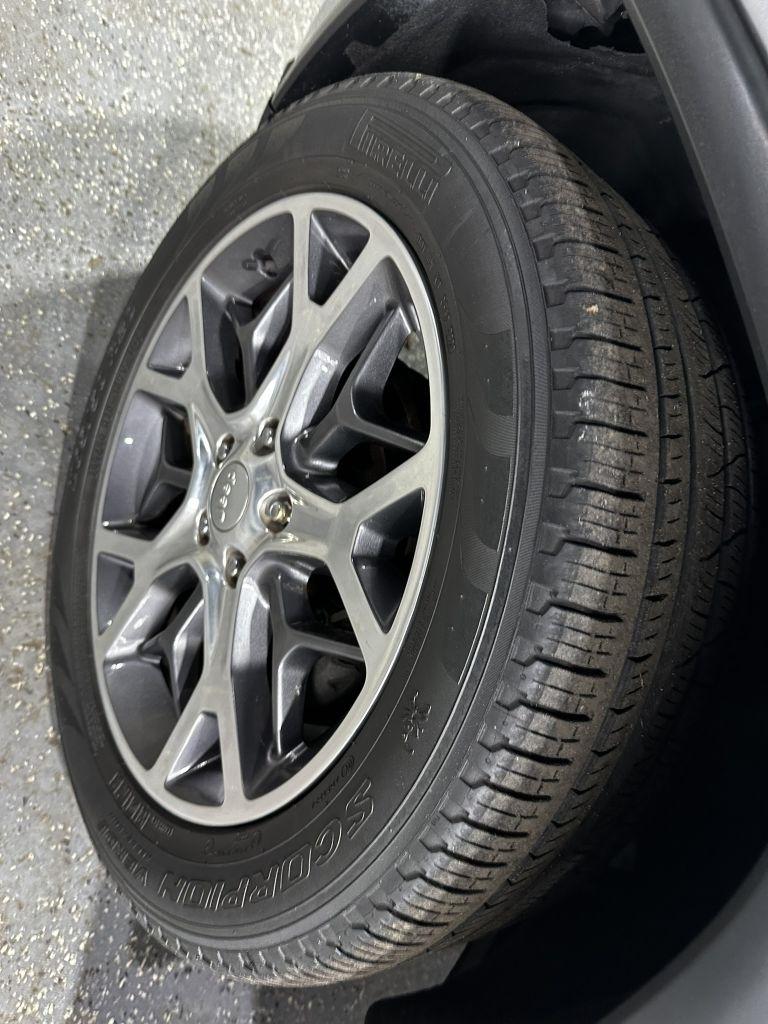 Jeep Grand Cherokee Overland 4WD 2012