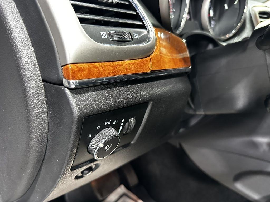 Jeep Grand Cherokee Overland 4WD 2012