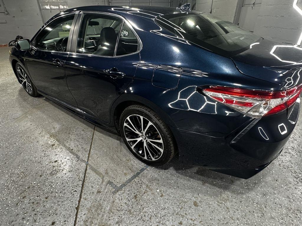 Toyota Camry SE 2019