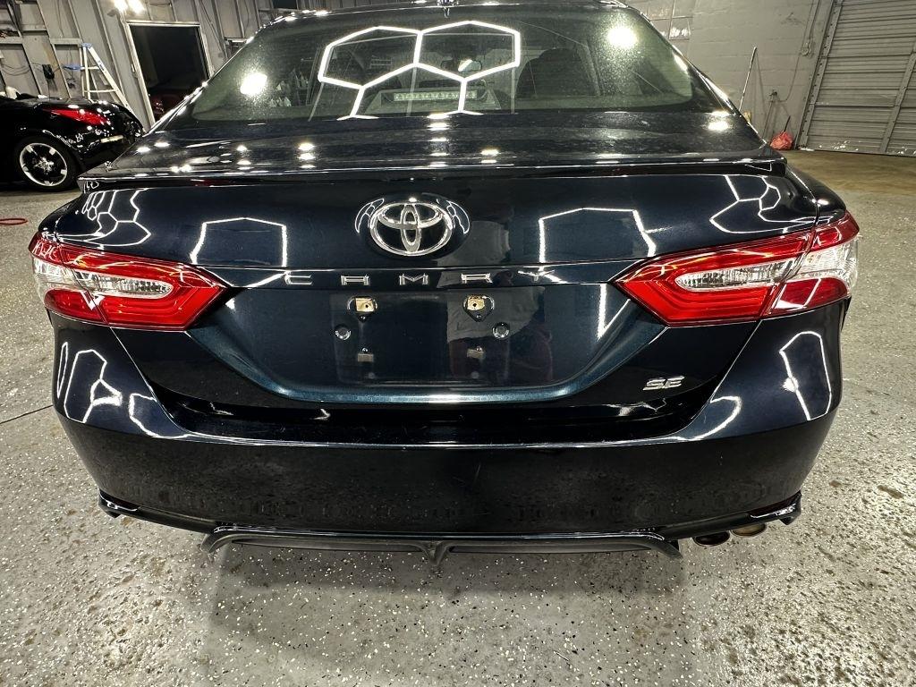 Toyota Camry SE 2019