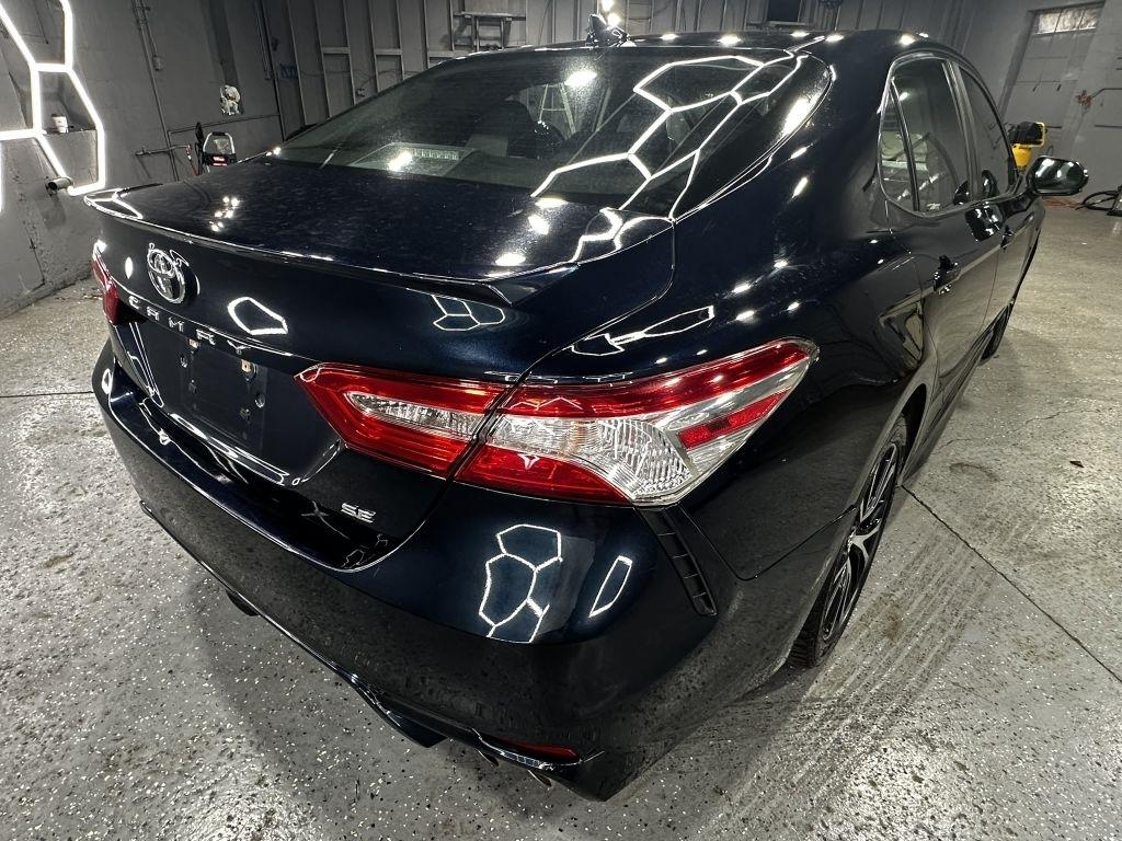 Toyota Camry SE 2019