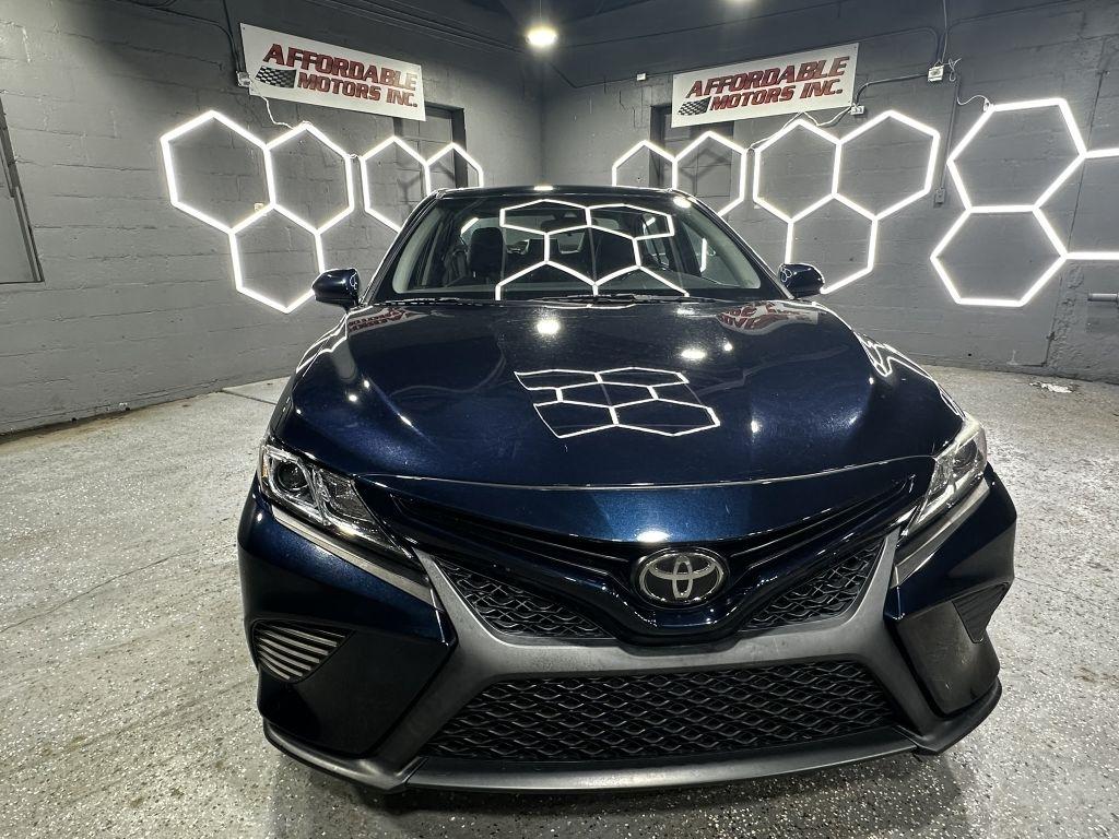 Toyota Camry SE 2019