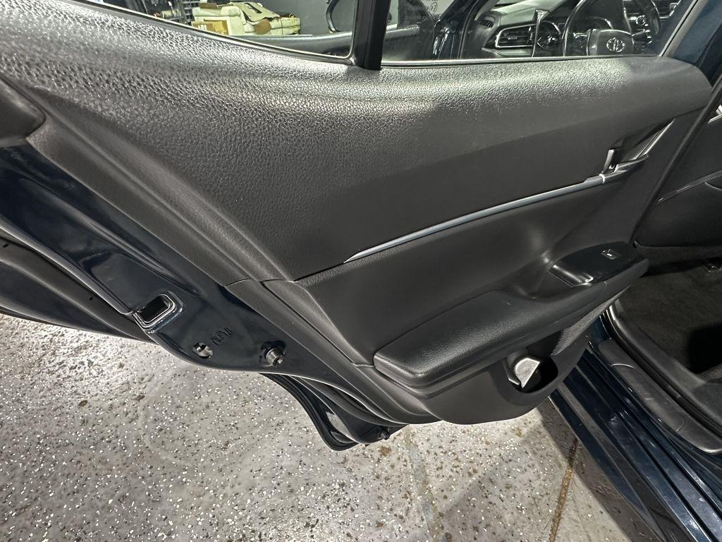 Toyota Camry SE 2019