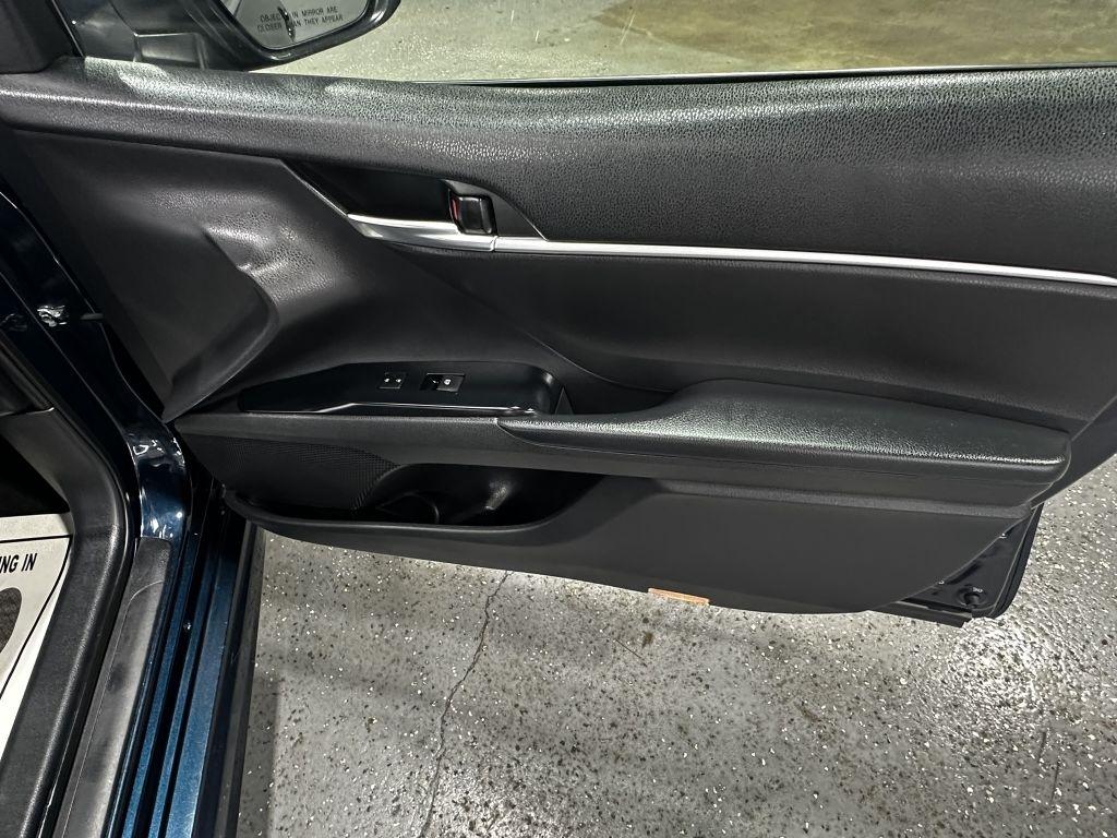 Toyota Camry SE 2019