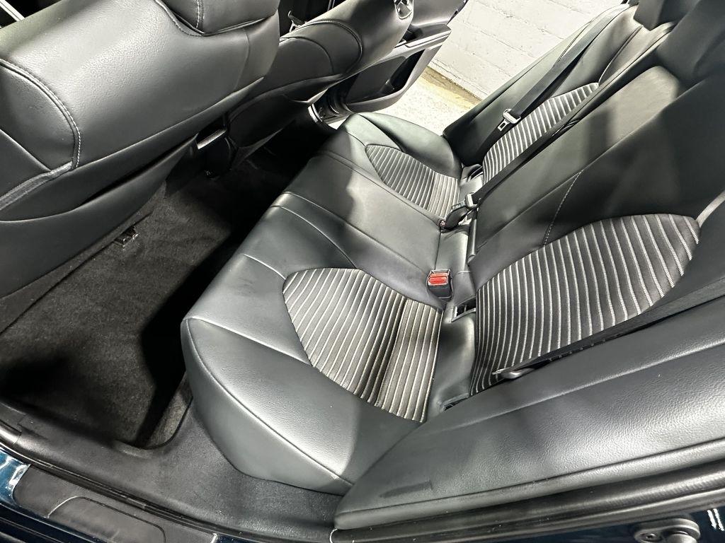 Toyota Camry SE 2019
