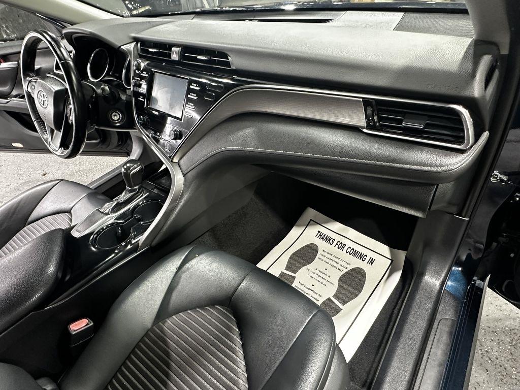 Toyota Camry SE 2019