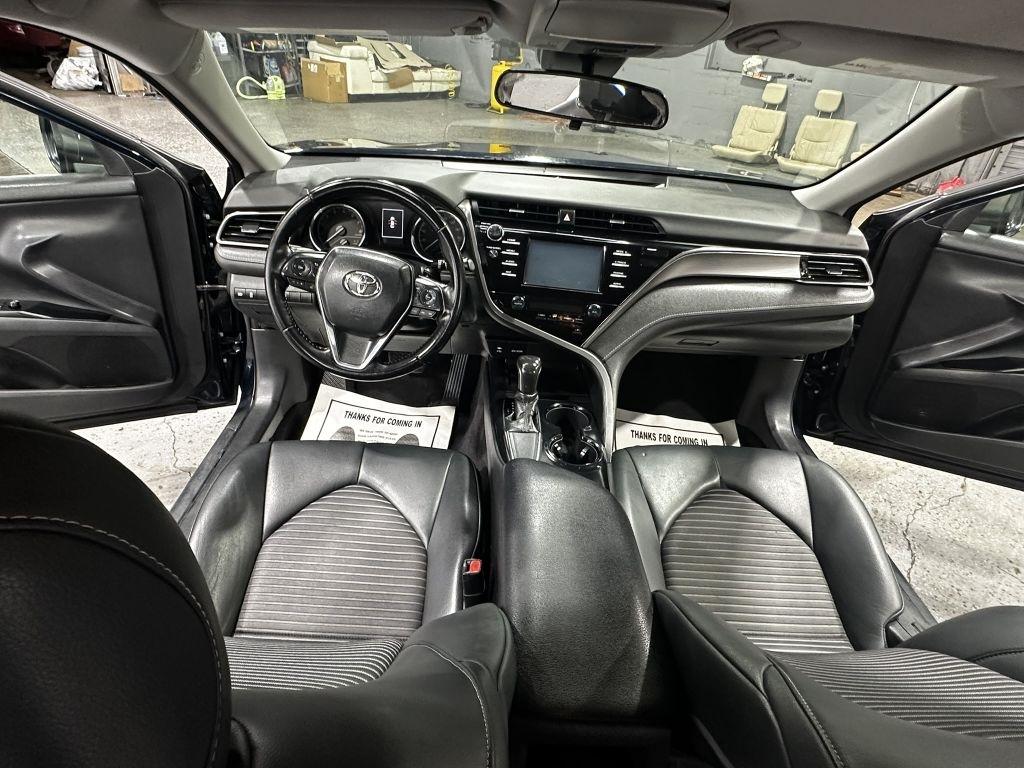 Toyota Camry SE 2019