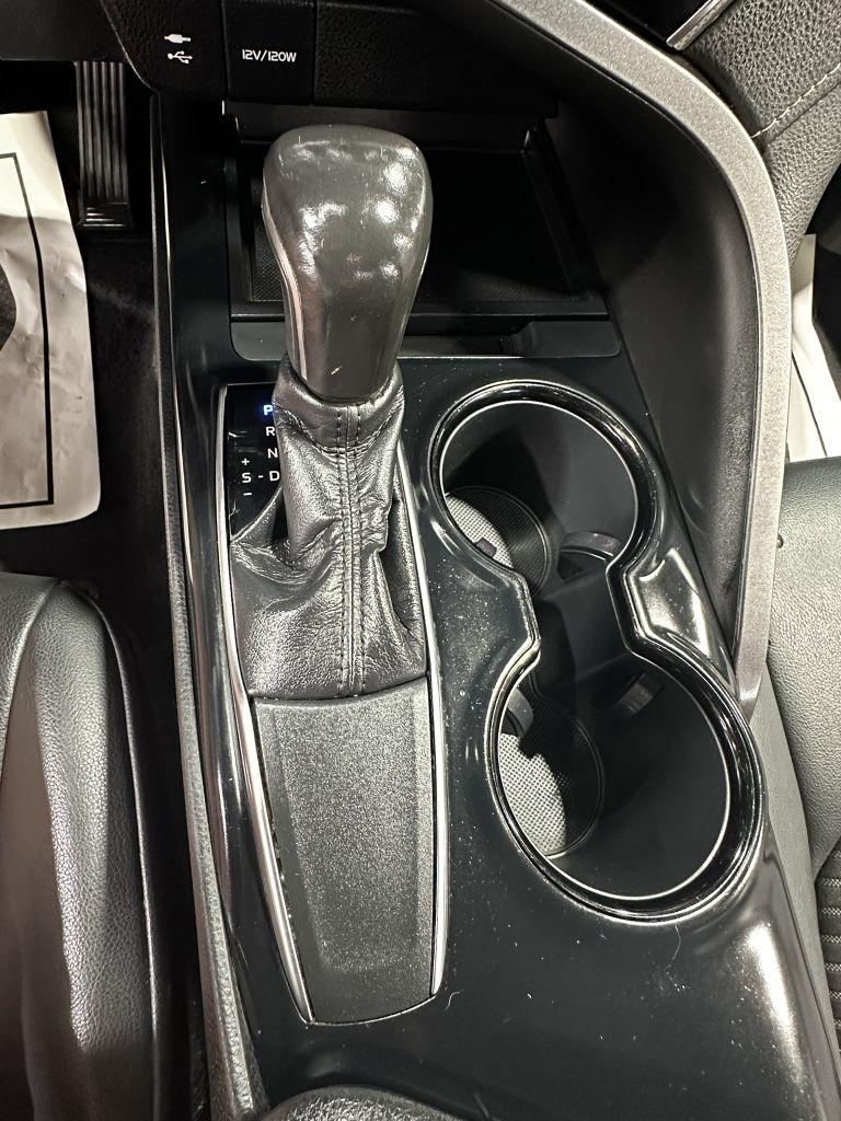 Toyota Camry SE 2019