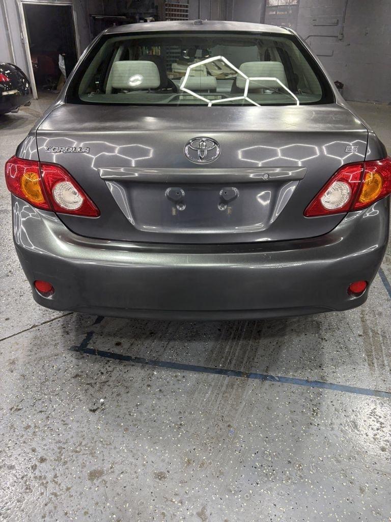 Toyota Corolla LE 2010