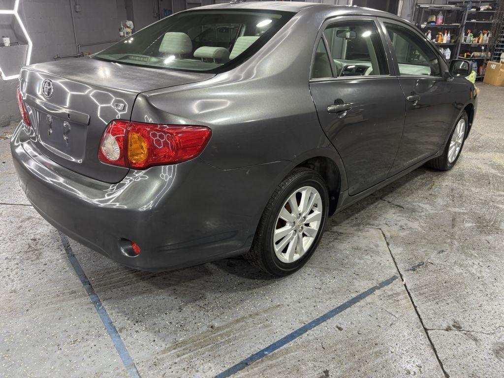 Toyota Corolla LE 2010