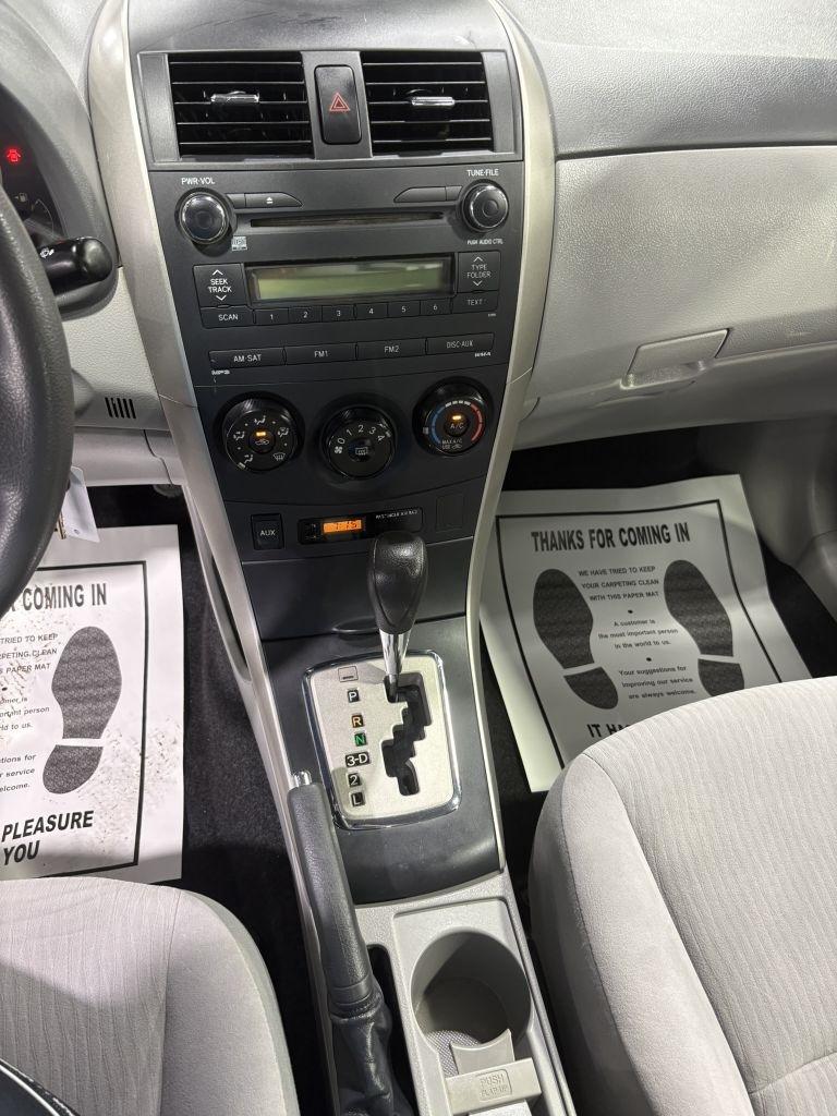 Toyota Corolla LE 2010