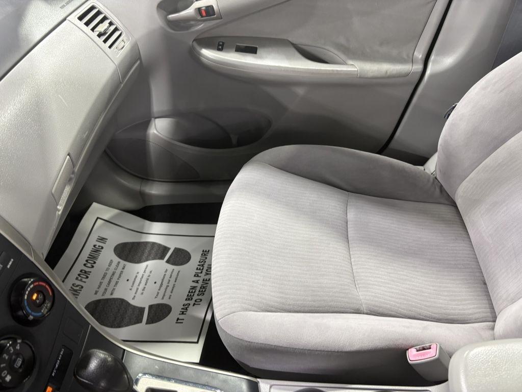 Toyota Corolla LE 2010
