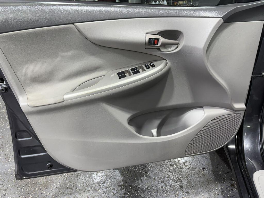 Toyota Corolla LE 2010