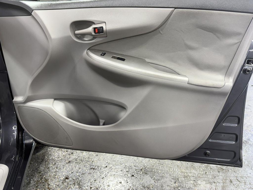 Toyota Corolla LE 2010