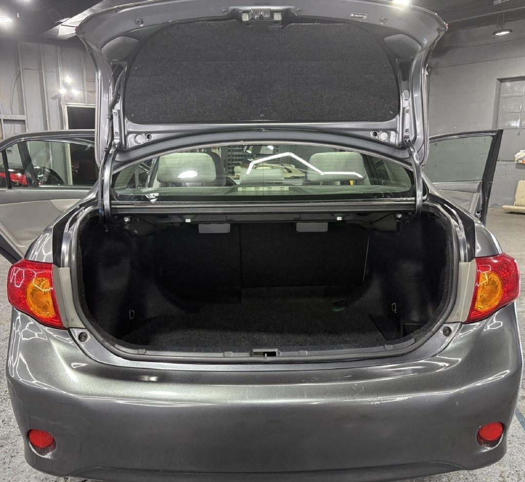 Toyota Corolla LE 2010