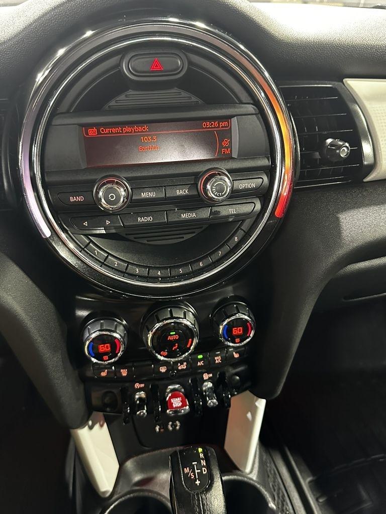 MINI Cooper Base 2015