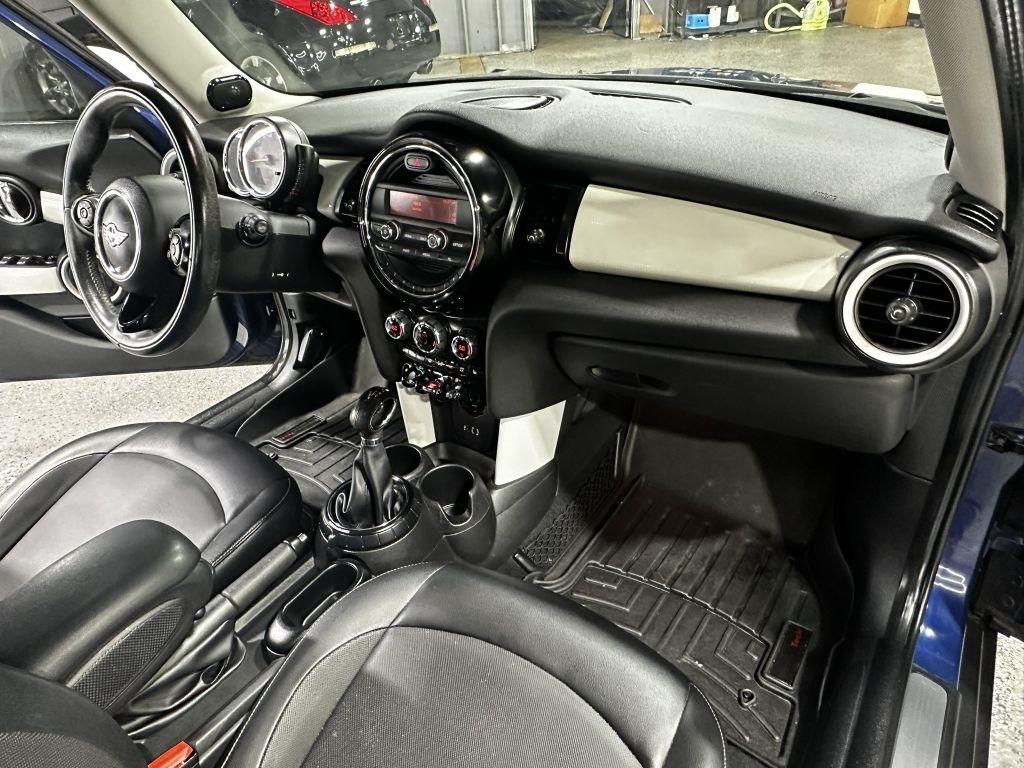 MINI Cooper Base 2015