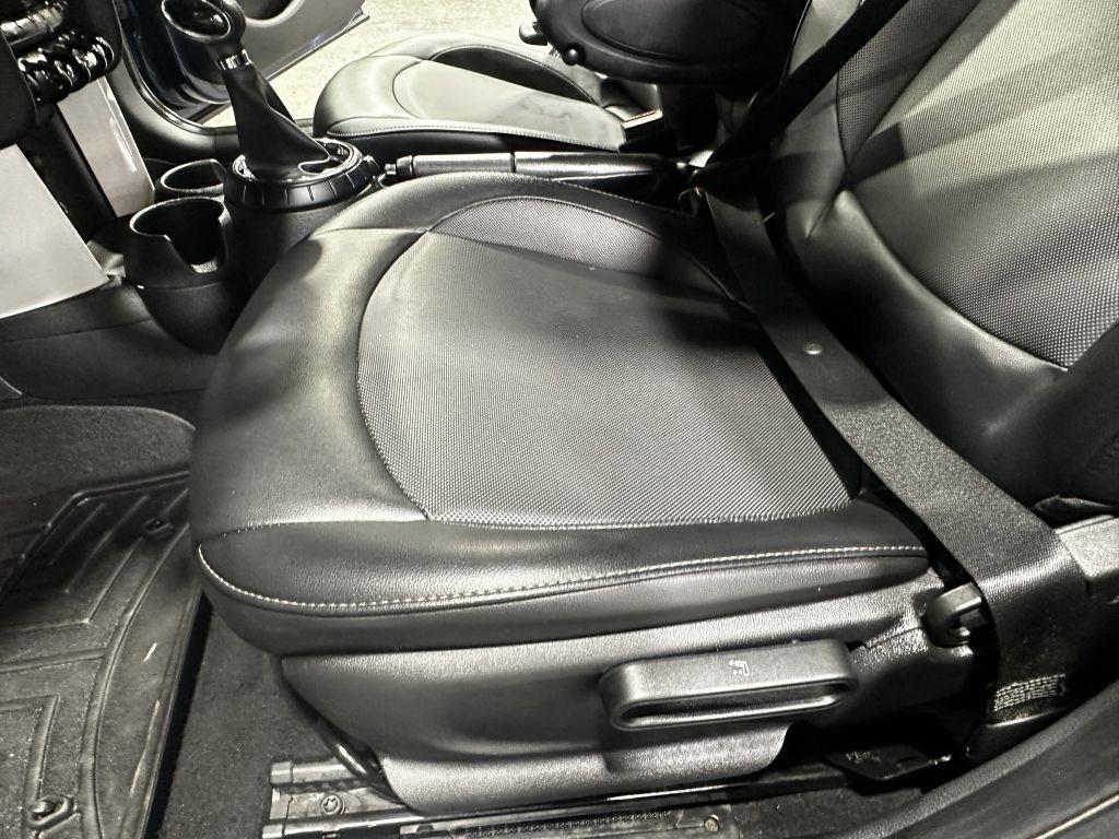 MINI Cooper Base 2015