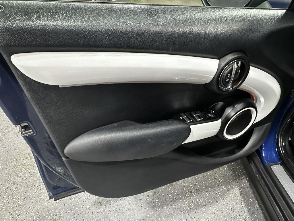 MINI Cooper Base 2015
