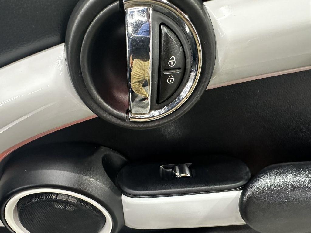 MINI Cooper Base 2015
