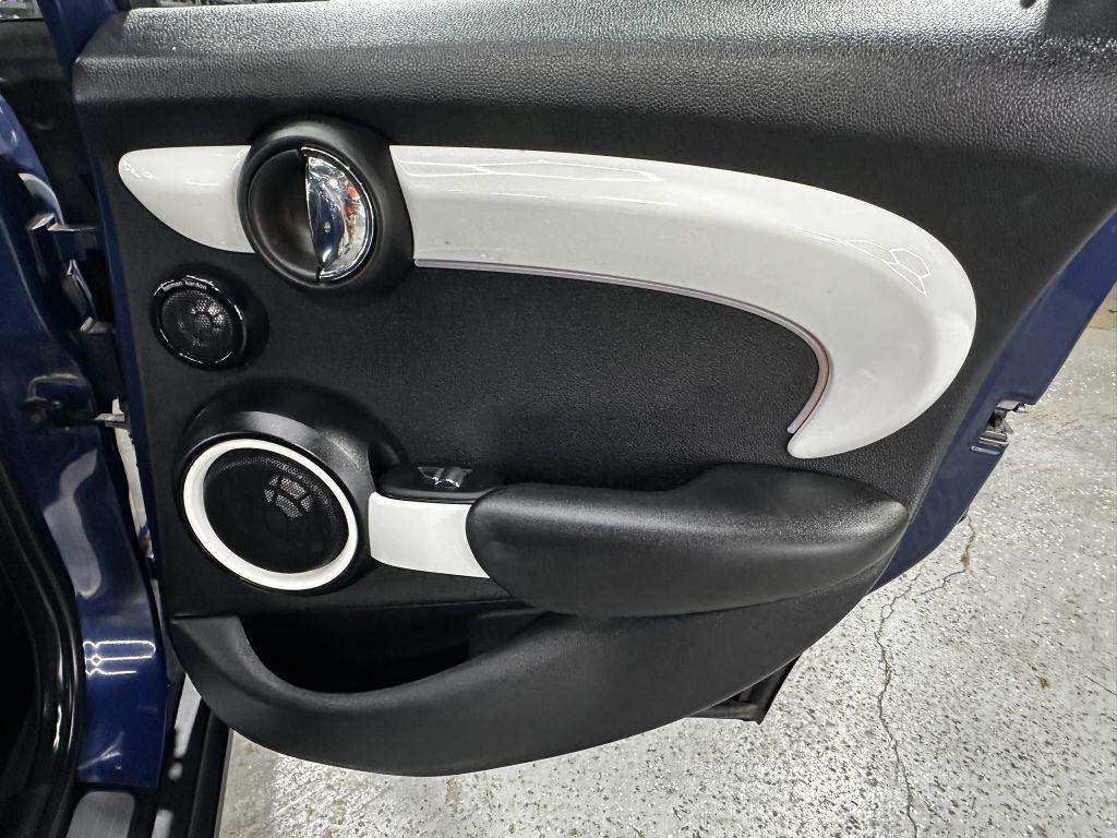 MINI Cooper Base 2015