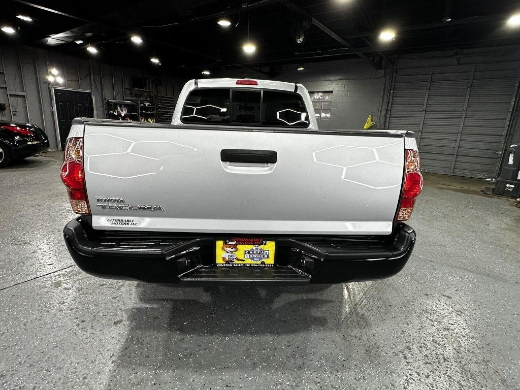 Toyota Tacoma Regular Cab Auto 2WD 2006