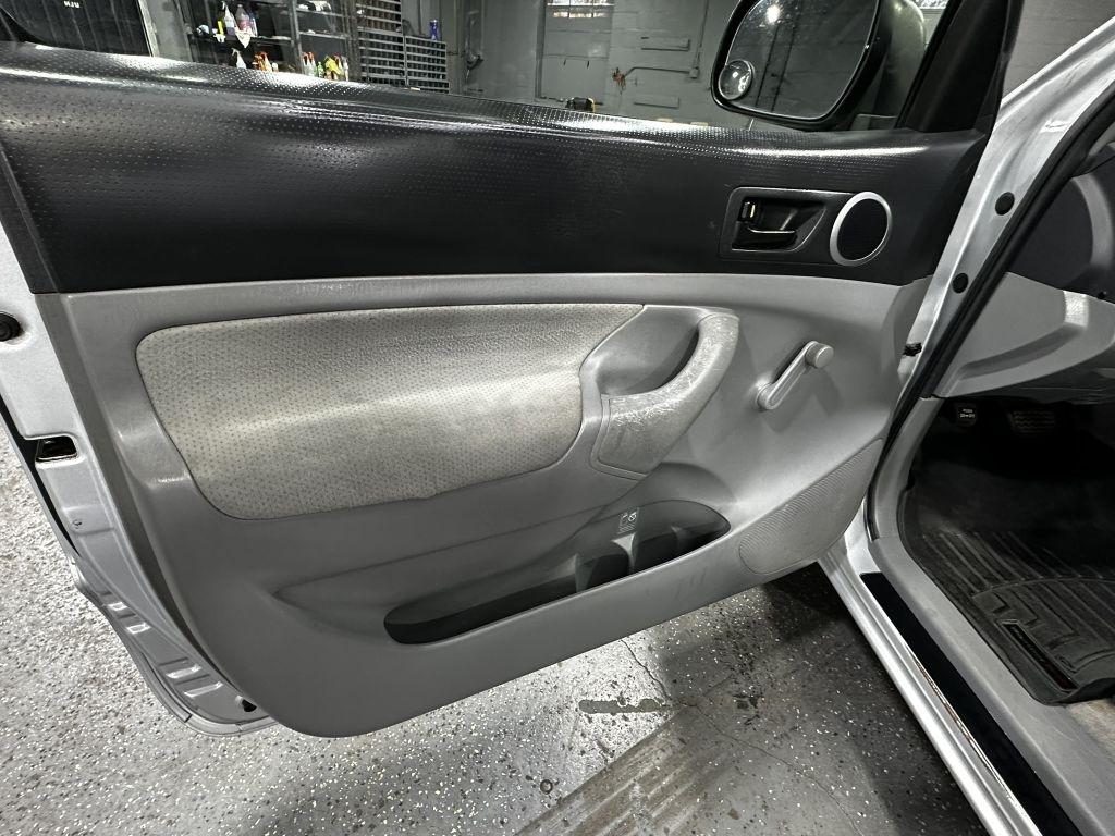 Toyota Tacoma Regular Cab Auto 2WD 2006