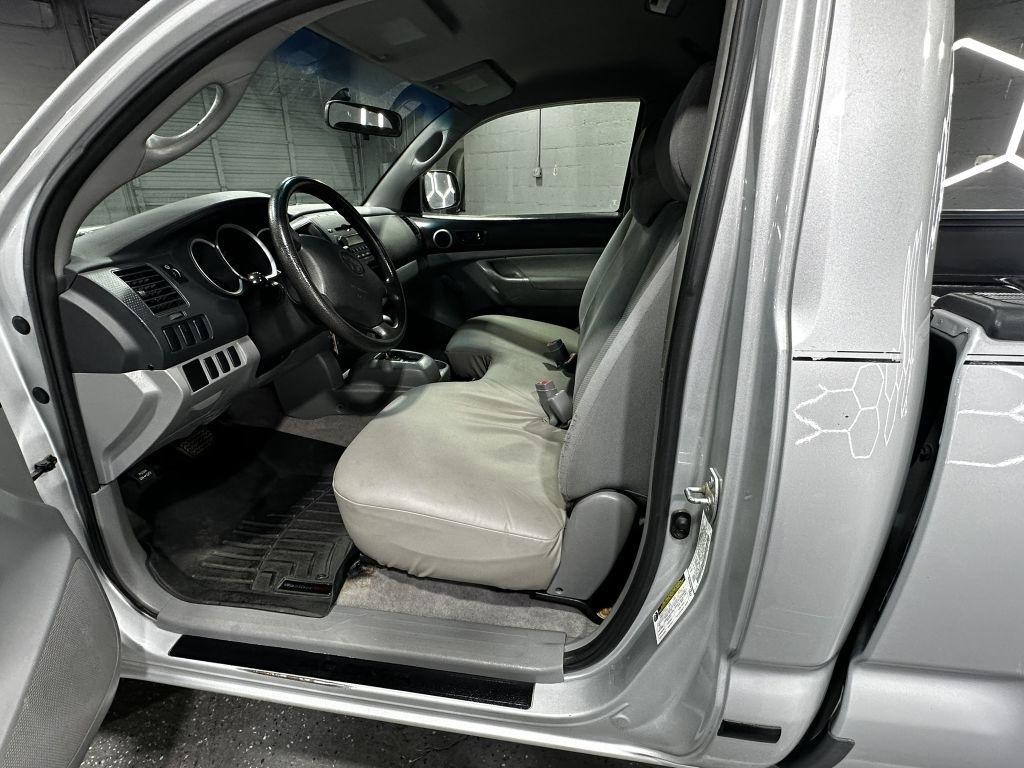 Toyota Tacoma Regular Cab Auto 2WD 2006