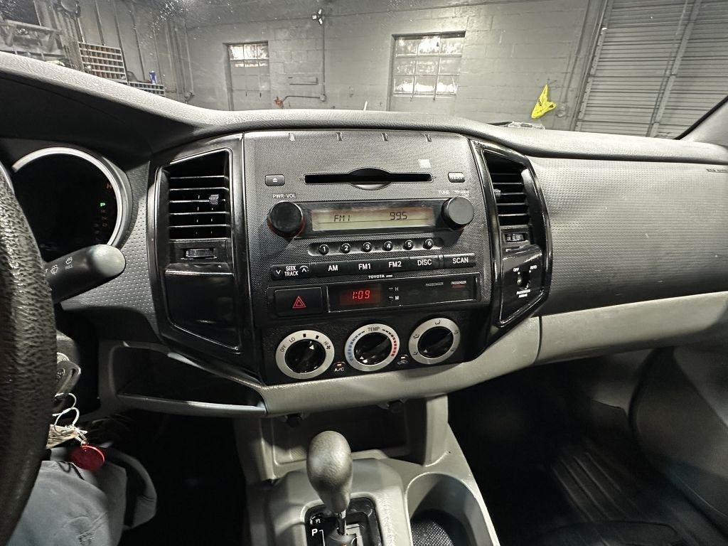 Toyota Tacoma Regular Cab Auto 2WD 2006