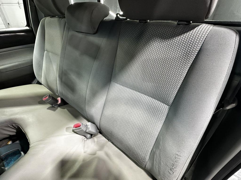 Toyota Tacoma Regular Cab Auto 2WD 2006