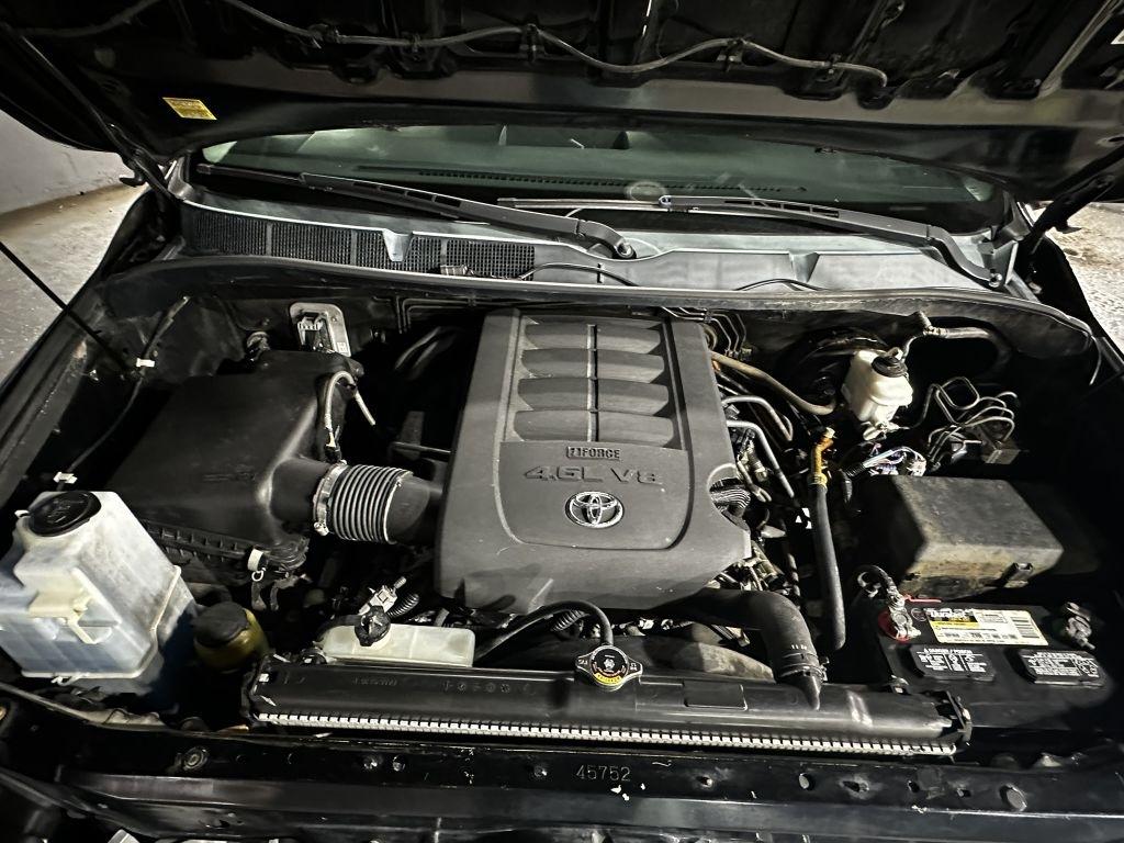 Toyota Tundra Tundra-Grade CrewMax 4.6L 2WD 2013