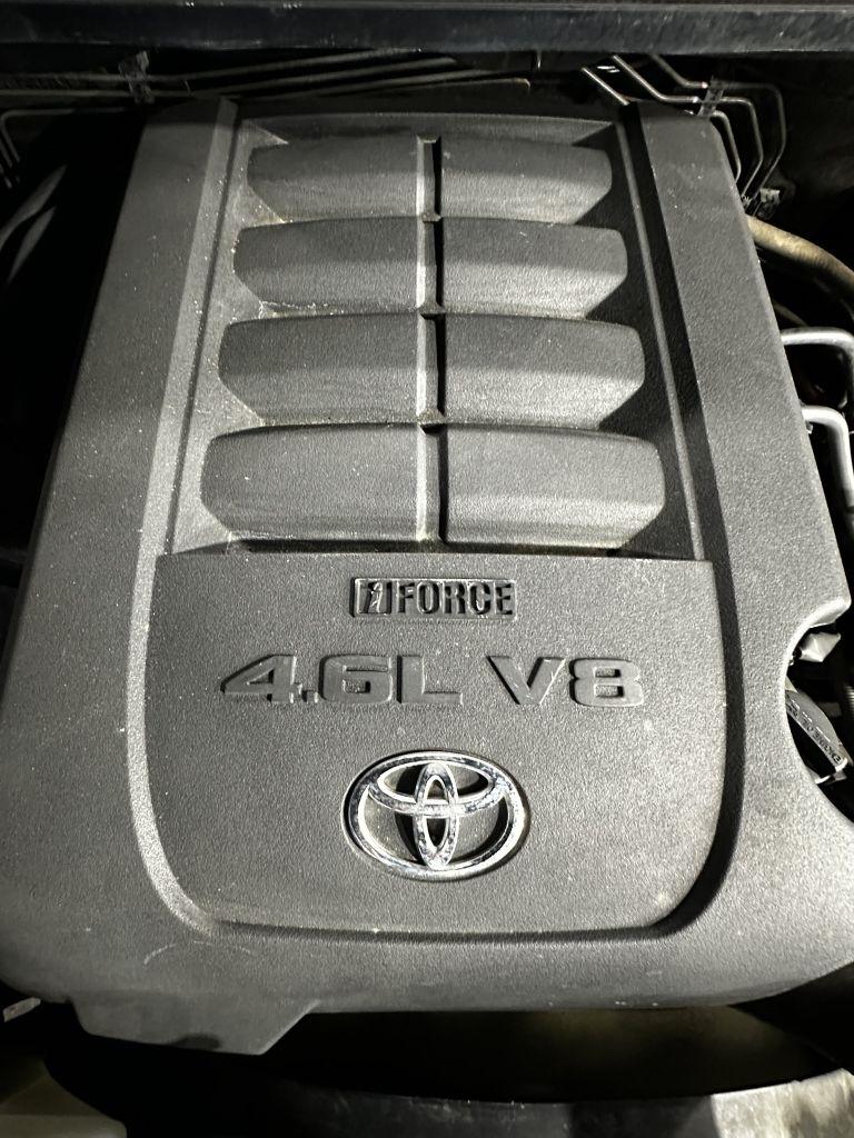 Toyota Tundra Tundra-Grade CrewMax 4.6L 2WD 2013