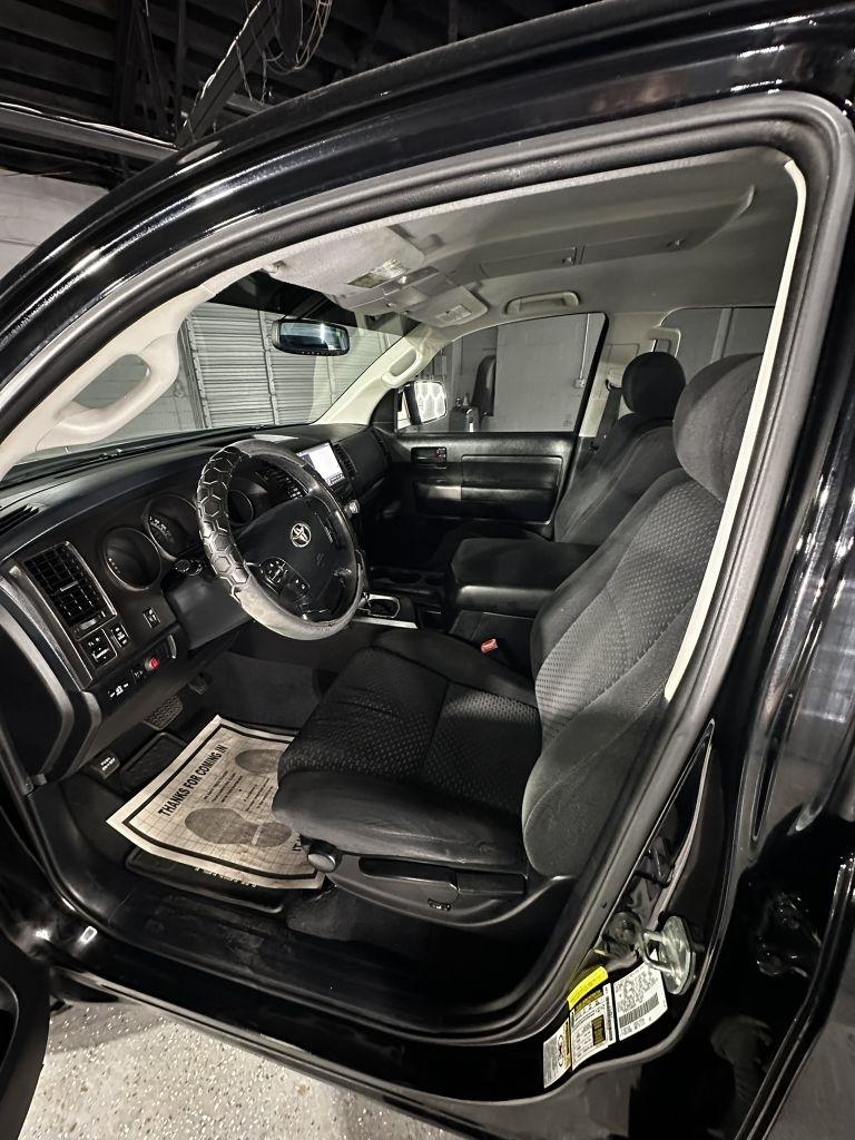 Toyota Tundra Tundra-Grade CrewMax 4.6L 2WD 2013