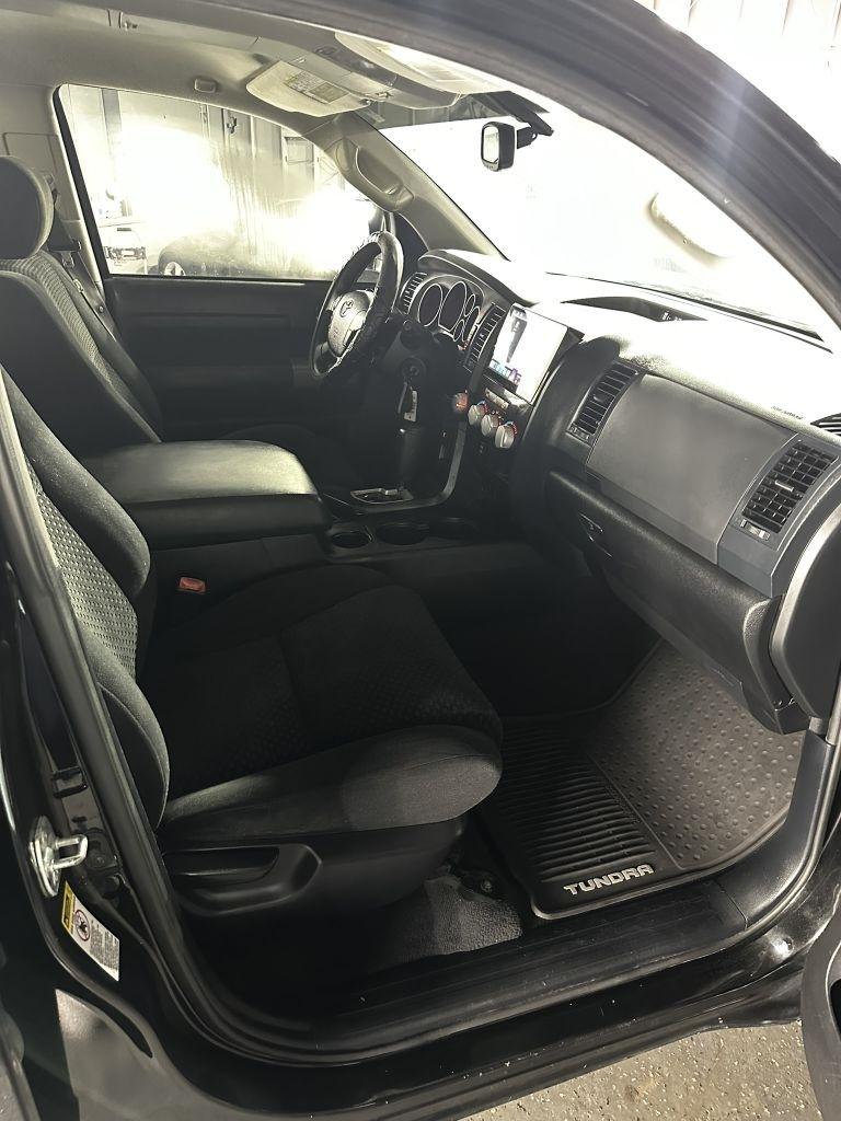 Toyota Tundra Tundra-Grade CrewMax 4.6L 2WD 2013
