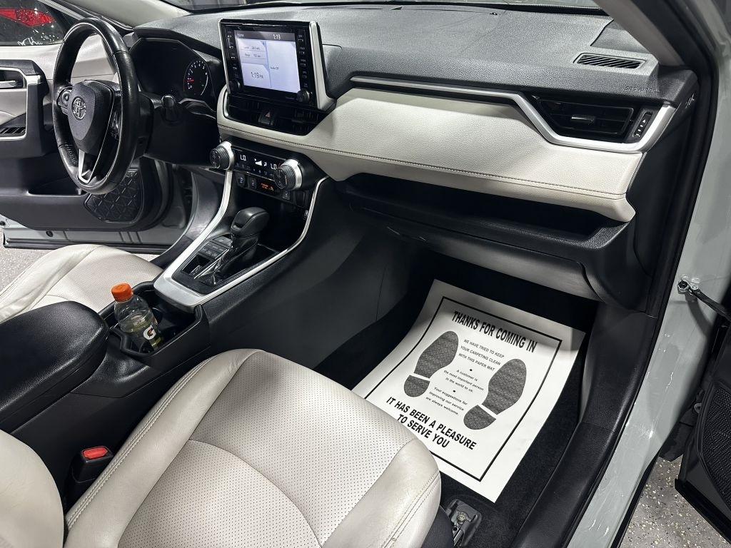 Toyota RAV4 XLE AWD 2019
