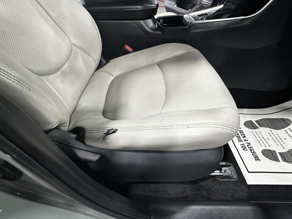 Toyota RAV4 XLE AWD 2019