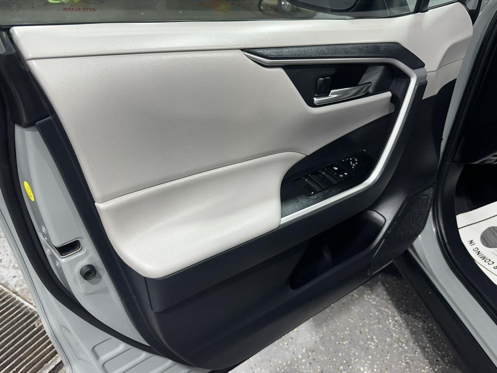 Toyota RAV4 XLE AWD 2019