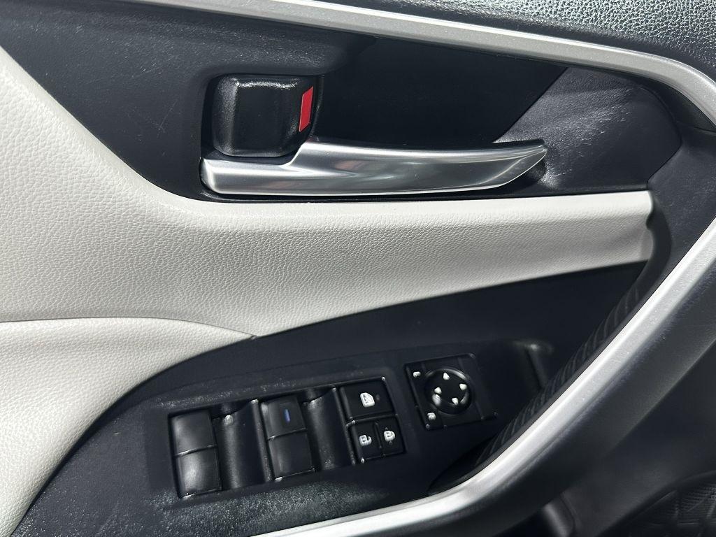 Toyota RAV4 XLE AWD 2019