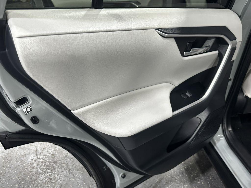 Toyota RAV4 XLE AWD 2019