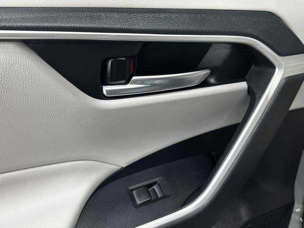 Toyota RAV4 XLE AWD 2019