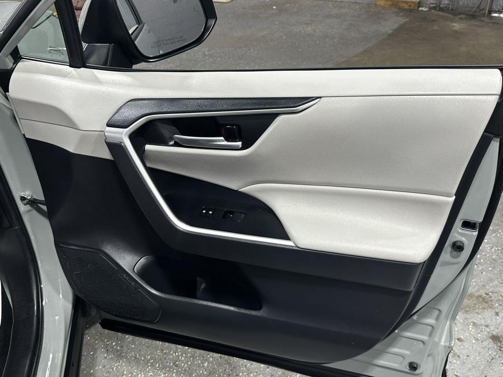 Toyota RAV4 XLE AWD 2019