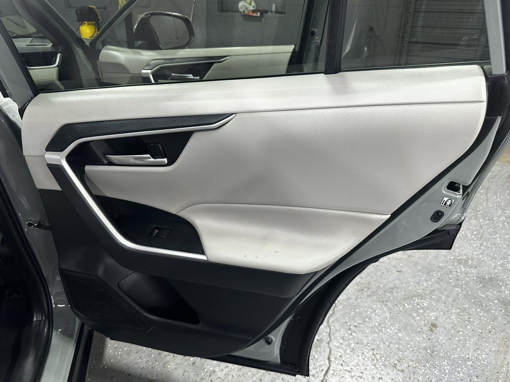 Toyota RAV4 XLE AWD 2019