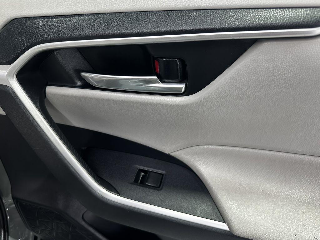 Toyota RAV4 XLE AWD 2019