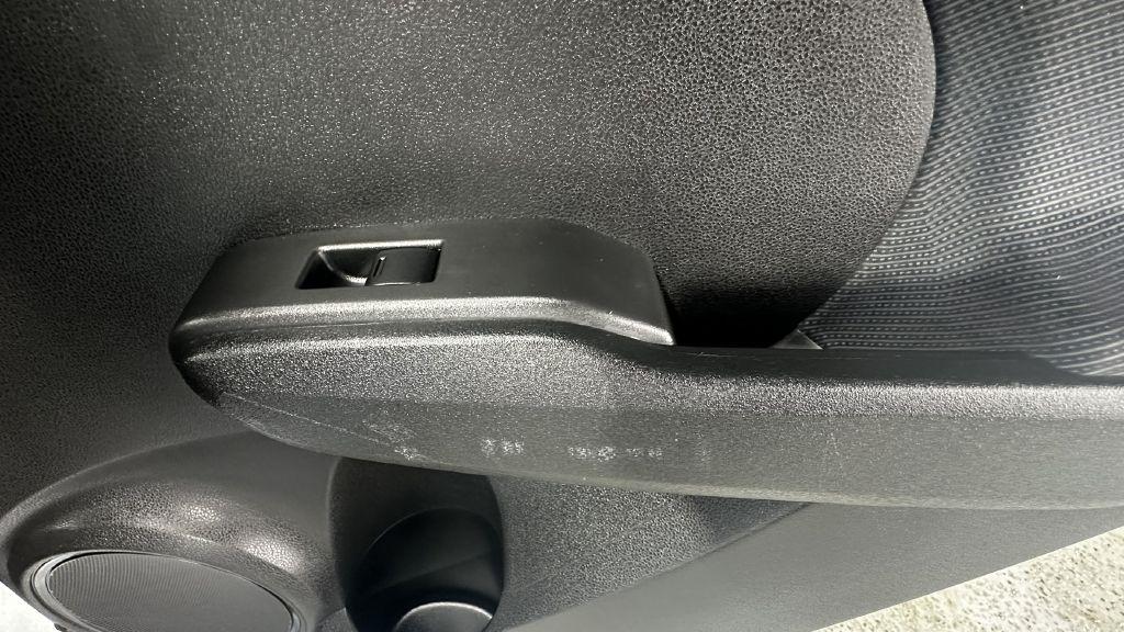 Honda Fit Sport 5-Speed AT 2010