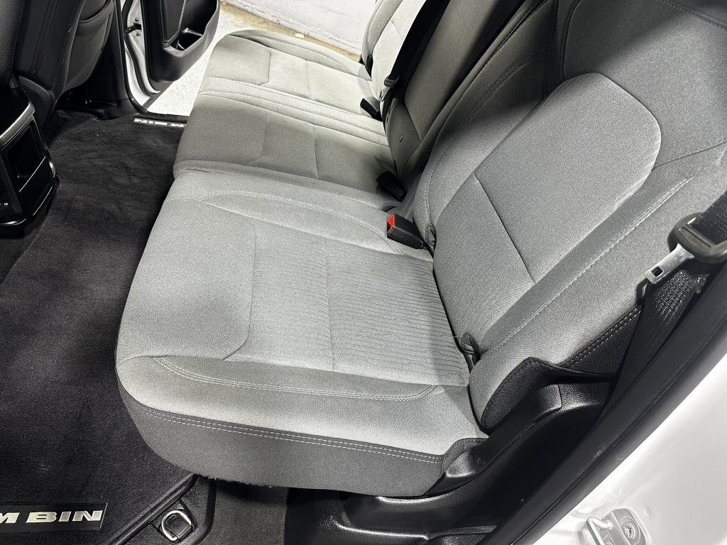 RAM 1500 Big Horn Crew Cab SWB 4WD 2022