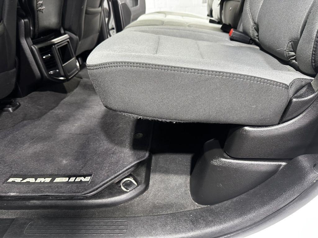RAM 1500 Big Horn Crew Cab SWB 4WD 2022