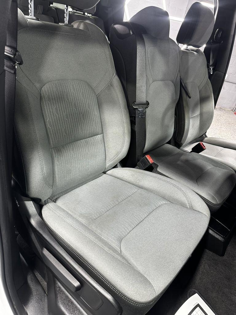 RAM 1500 Big Horn Crew Cab SWB 4WD 2022