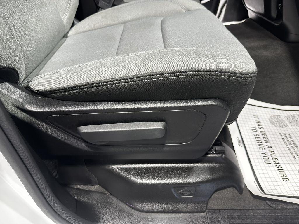 RAM 1500 Big Horn Crew Cab SWB 4WD 2022